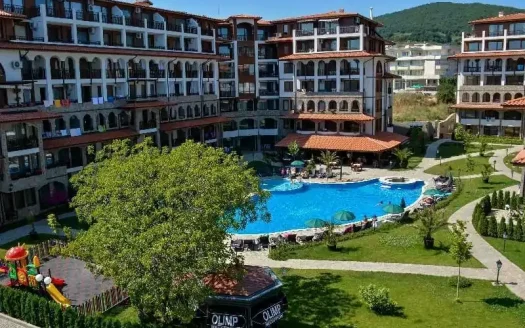 Трёхкомнатная квартира с двумя спальнями и двумя санузлами — Olymp, Святой Влас ID: 86105