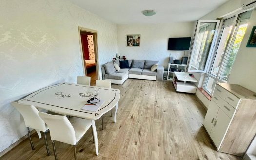 Трёхкомнатная квартира с двумя спальнями и двориком — Lazur 15, Равда ID: 85556