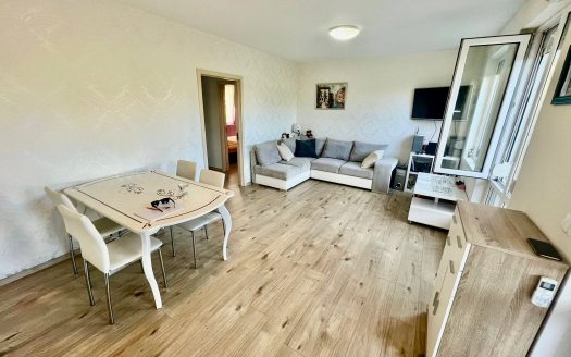 Трёхкомнатная квартира с двумя спальнями и двориком — Lazur 15, Равда ID: 85556