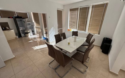 Дом с участком, бассейном и парковкой — Равда ID: 85429