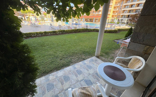 Двухкомнатная квартира с видом на бассейн — комплекс «Royal Sun», Солнечный берег ID: 92191