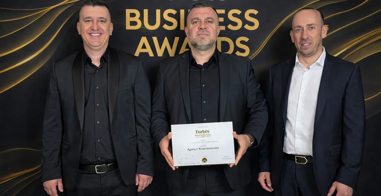 Azimuth Constructions недвижимость в Бургасе финалист Forbes 2026 застройщик