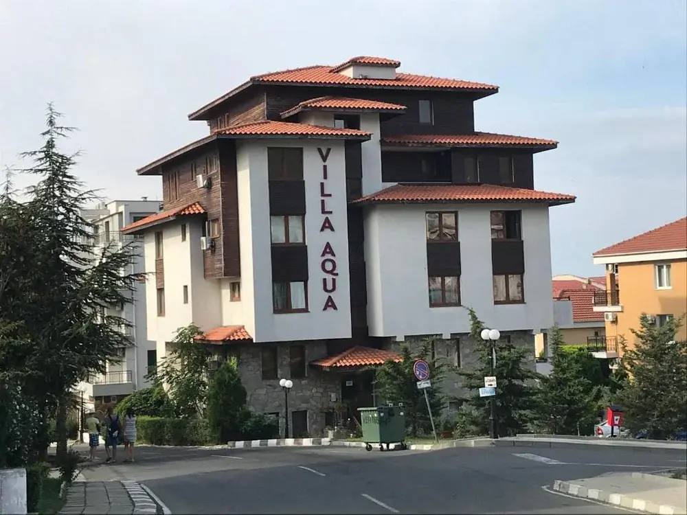 Villa Aqua