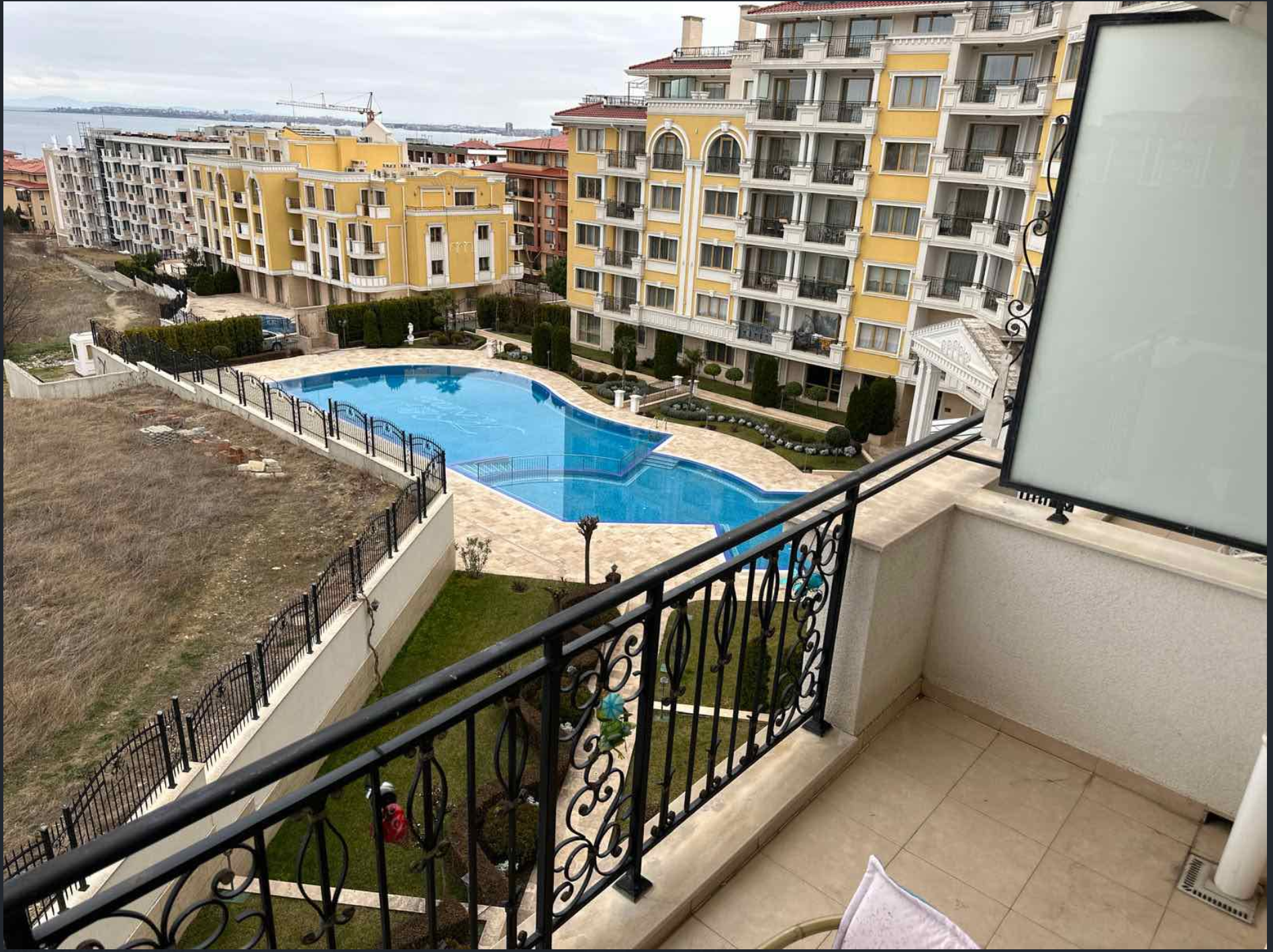 Трёхкомнатная квартира с видом на море и горы в комплексе Villa Florence, Святой Влас ID: 103846 - фото 13