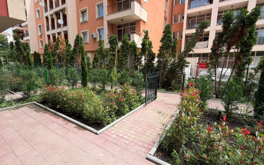 Двухкомнатный апартамент с большим двориком в Sunny View Central, Солнечный Берег ID: 100126