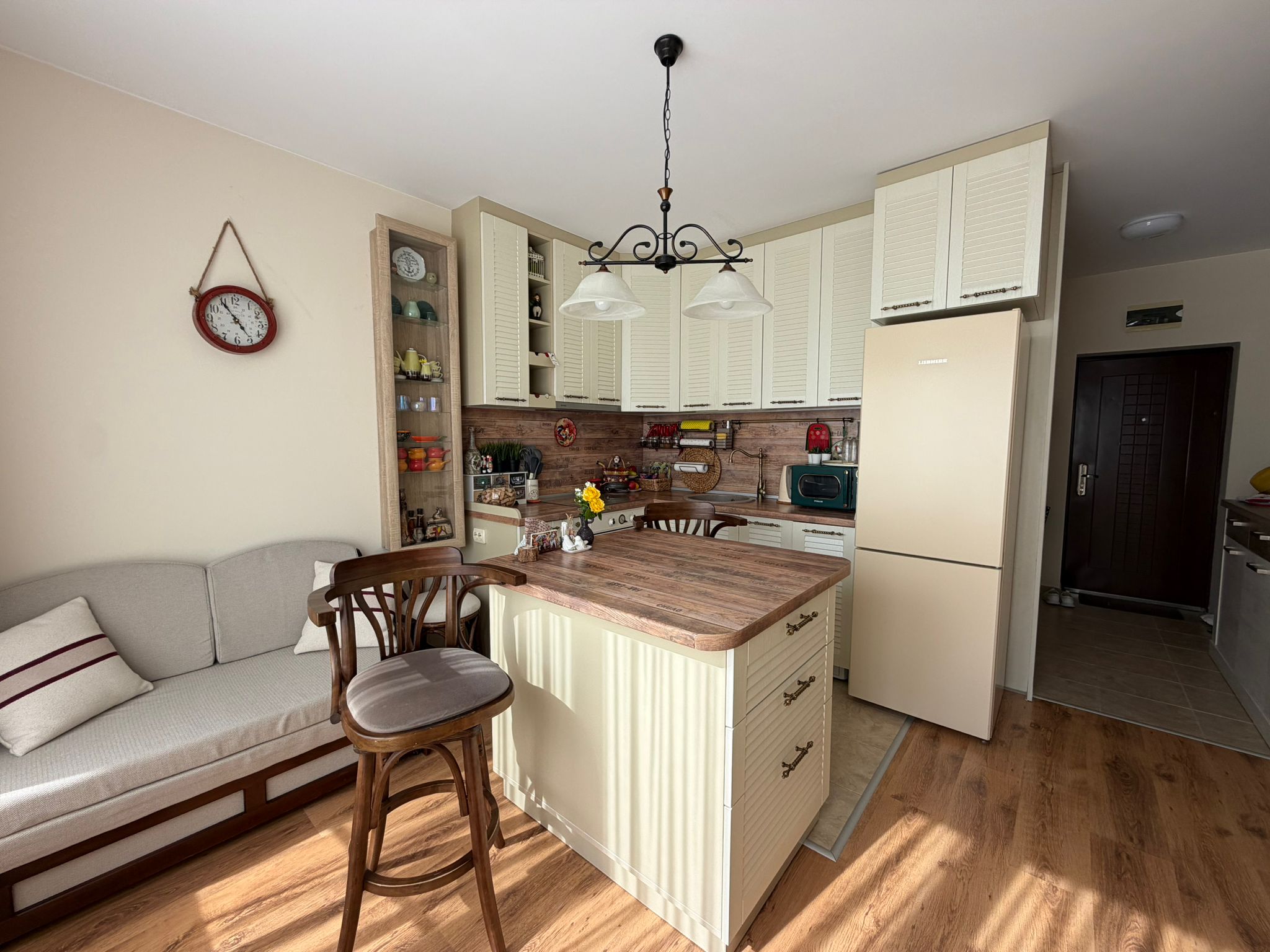 Двухкомнатная квартира с качественным ремонтом в комплексе Elitonia Gardens, Равда ID: 102773 - фото 8 Двухкомнатная квартира с качественным ремонтом в комплексе Elitonia Gardens, Равда ID: 102773 - фото 8
