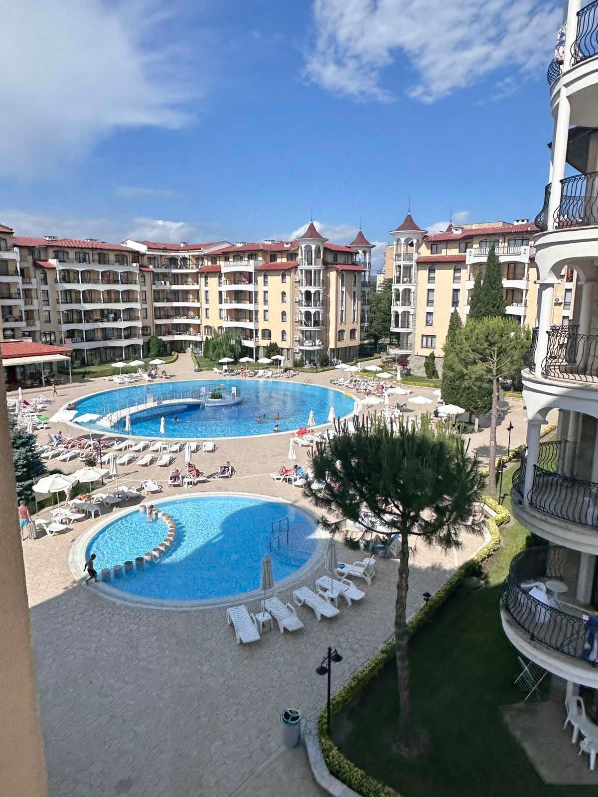 Трёхкомнатная квартира с видом на бассейн в комплексе Royal Sun, Солнечный Берег ID: 102866 - фото 2