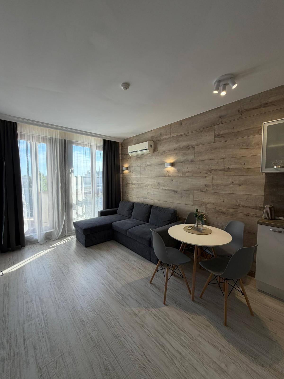 Двухкомнатная квартира с современным ремонтом в комплексе Harmony Suites Monte Carlo, Солнечный Берег ID: 103648 - фото 1