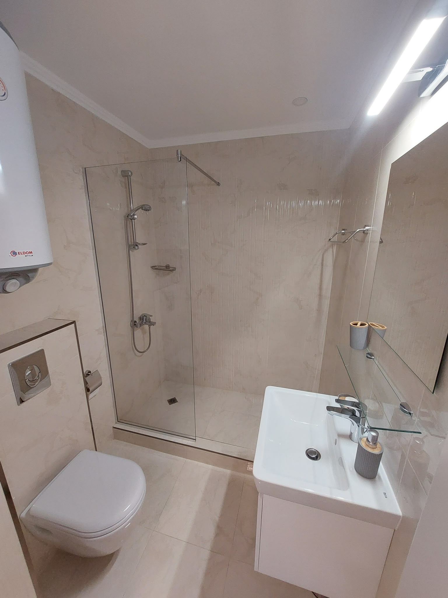 Студия с видом на горы на первой линии в комплексе Onyx Beach Residence, Святой Влас ID: 103678 - фото 7