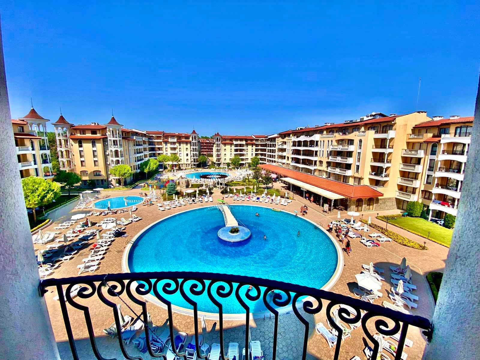 Двухкомнатная квартира с видом на бассейн в комплексе Royal Sun, Солнечный Берег ID: 104672 - фото 9