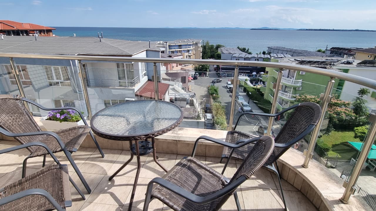 Трехкомнатная квартира с панорамным видом на залив в Villa Sveti Vlas ID: 105495 - фото 4