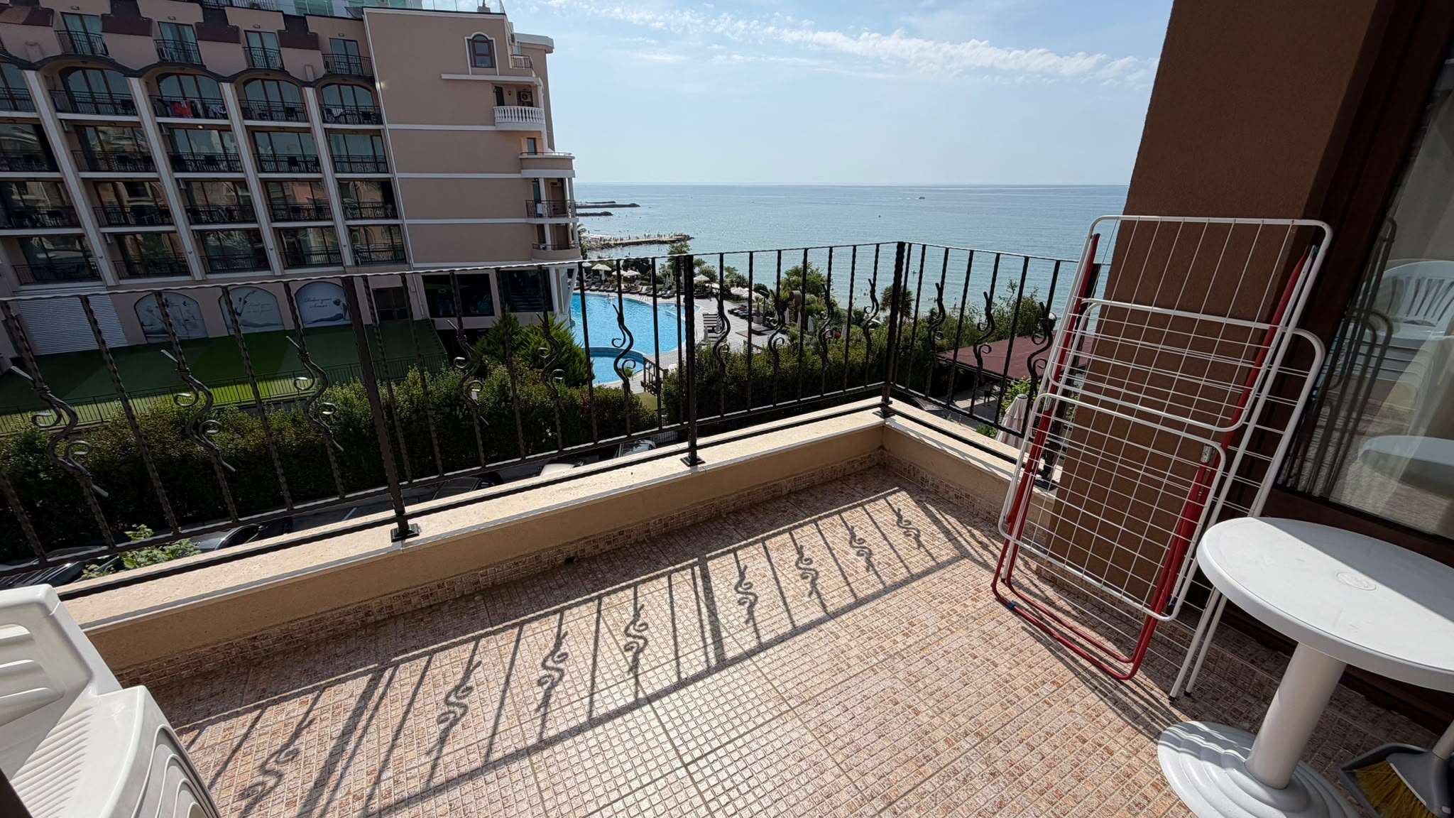 Двухкомнатная квартира на первой линии с видом на море в комплексе Premier Fort Beach, Святой Влас ID: 106416 - фото 5