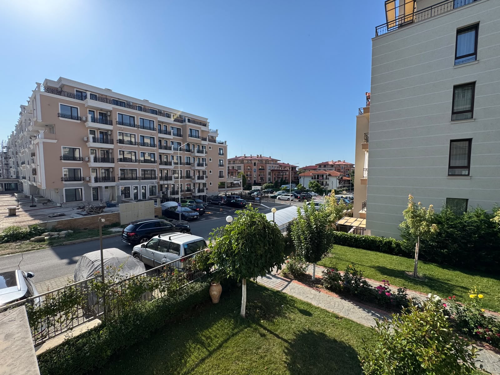 Двухкомнатная квартира с полной меблировкой и видом на горы в комплексе Sorrento Sole Mare, Святой Влас ID: 106752 - фото 7