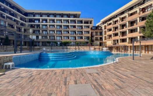 Просторная двухкомнатная квартира с видом на бассейн в комплексе Luxor, Святой Влас ID: 106764