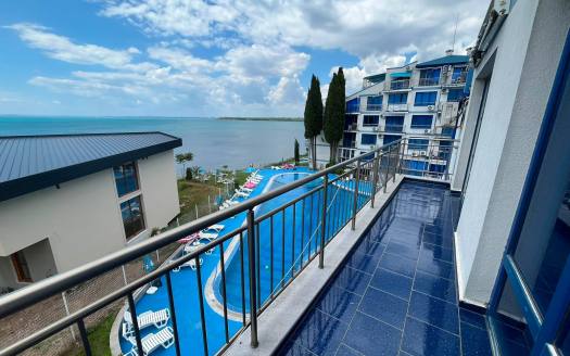 Чотирикімнатна квартира з каміном та видом на море в комплексі Blue Bay Palace, Помор'є ID: 107855