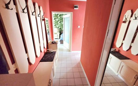 Three-room apartment with a convenient layout and no maintenance fee in Nessebar ID: 109580