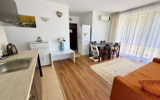 Four-room apartment at a reduced price in the Macon Residence complex, Saint Vlas ID: 109196