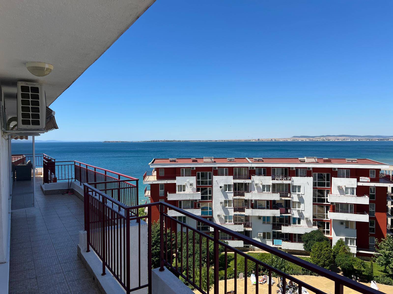 Четырехкомнатный пентхаус на первой линии в комплексе Panorama Fort Beach, Святой Влас ID: 107164 - фото 1