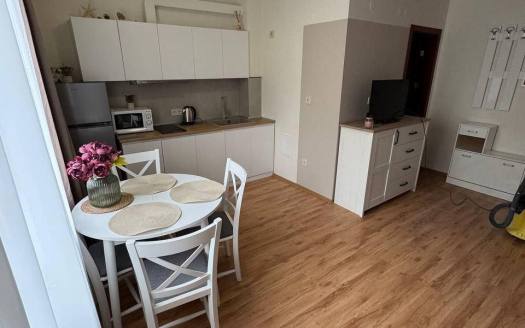 Studia z nowymi meblami i sprzętem w kompleksie Siana 4, Święty Włas ID: 109935