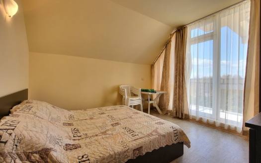 Тристаен апартамент с изглед към басейна в комплекс Sunset Beach 3, Слънчев Бряг ID: 112652