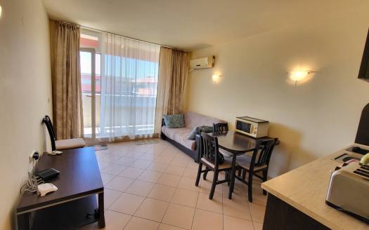 Тристаен апартамент с изглед към басейна в комплекс Sunset Beach 3, Слънчев Бряг ID: 112652