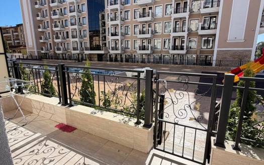 Двустаен апартамент с голяма тераса в комплекс Polar Star, Свети Влас ID: 114331
